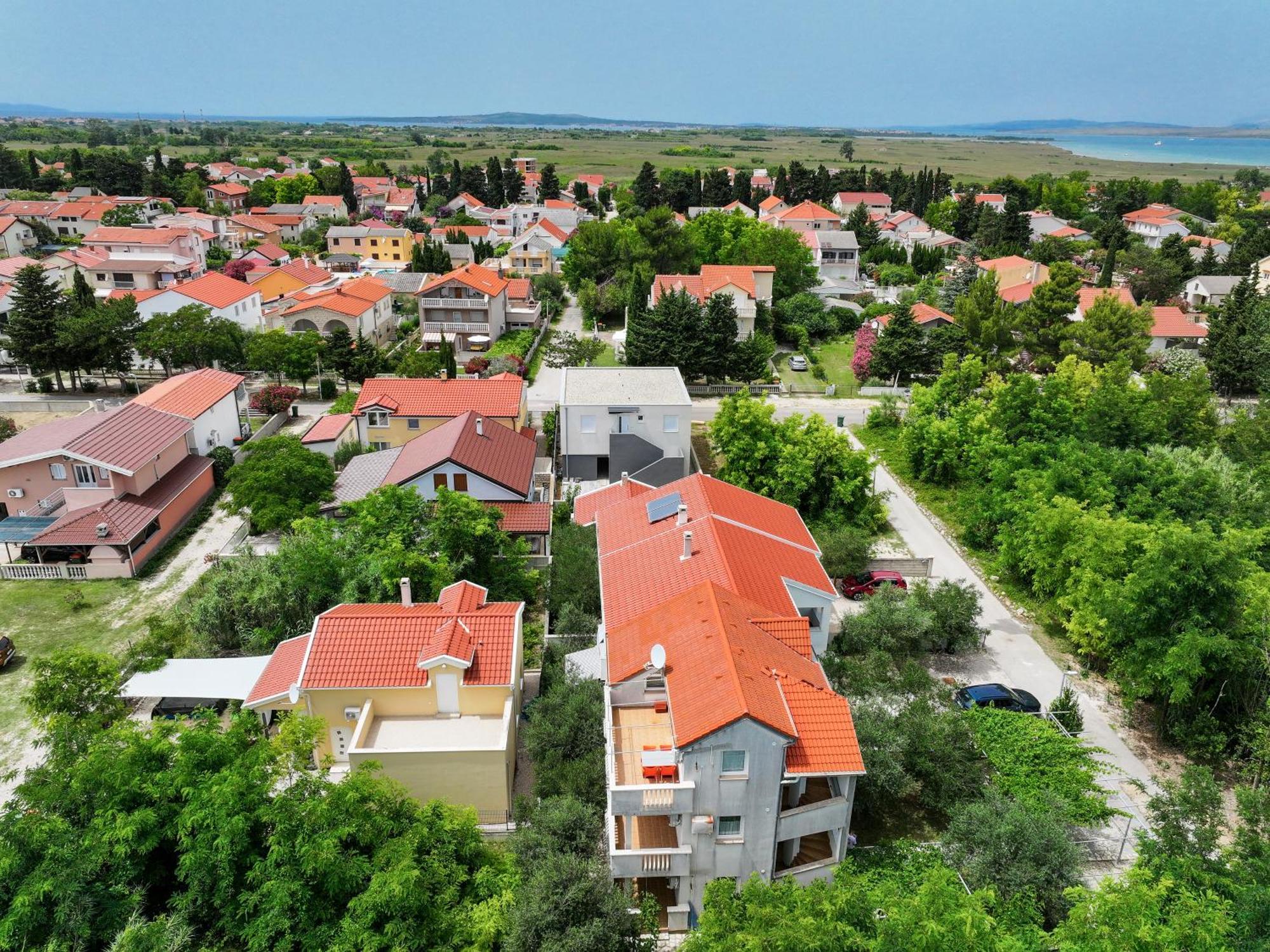 Apartments Kika Nin Buitenkant foto