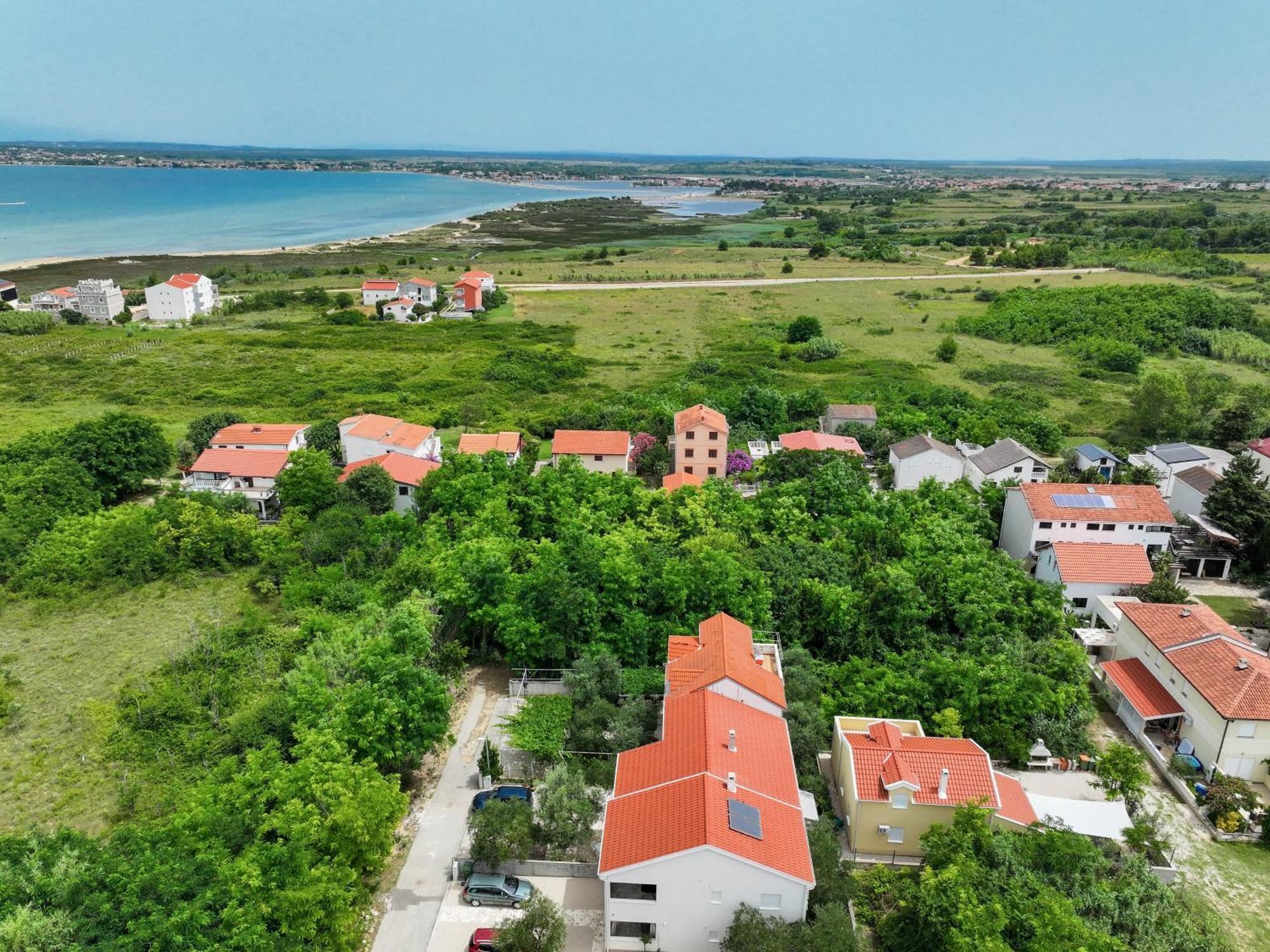 Apartments Kika Nin Buitenkant foto