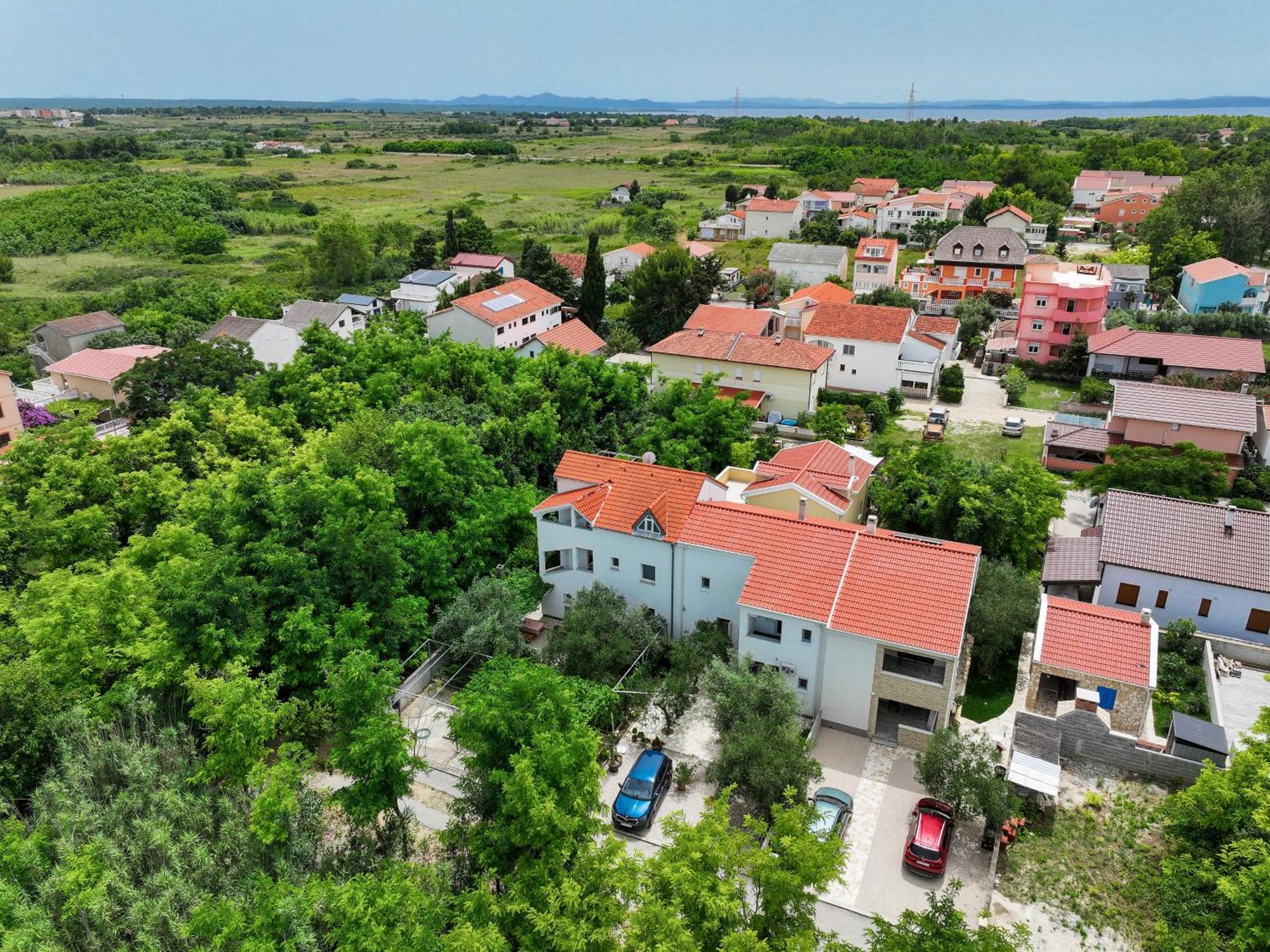 Apartments Kika Nin Buitenkant foto