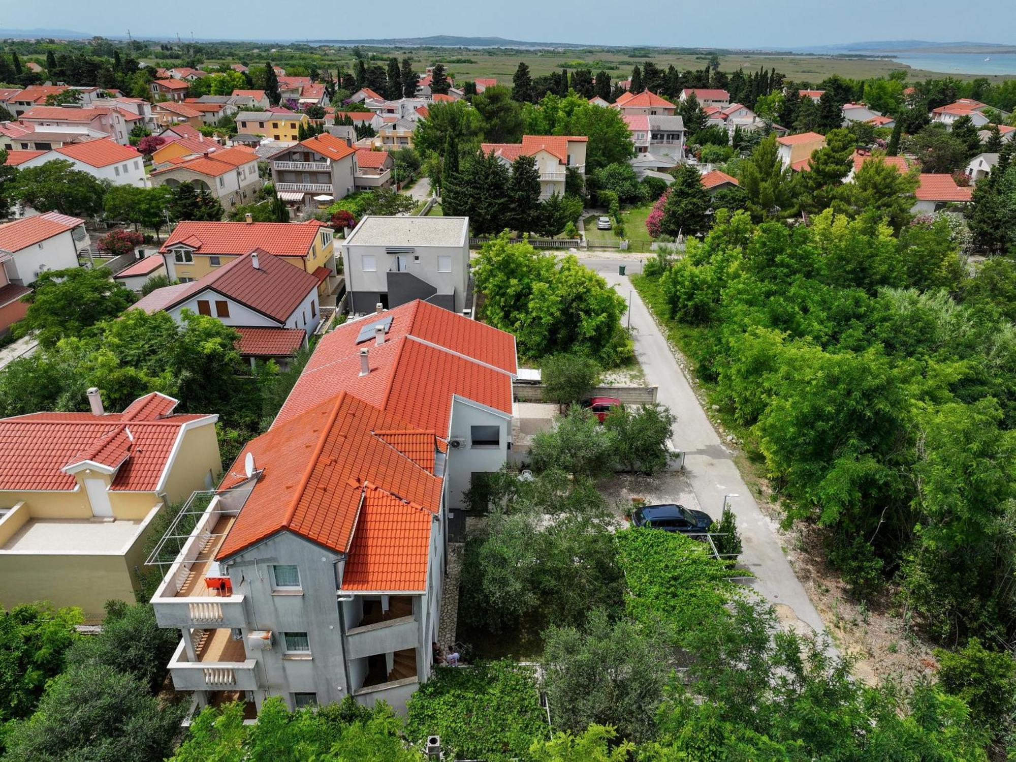 Apartments Kika Nin Buitenkant foto